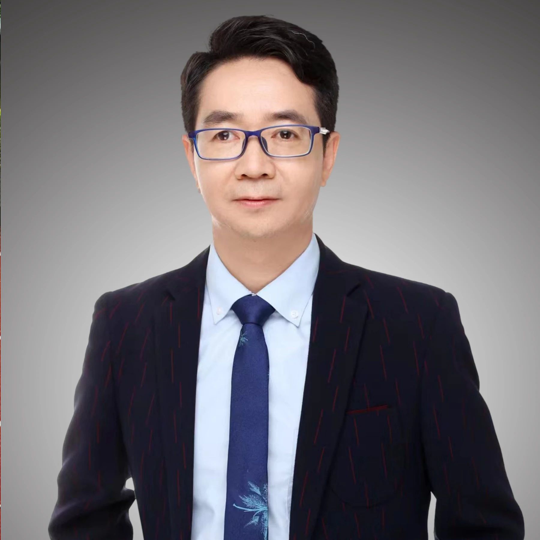 何总.jpg